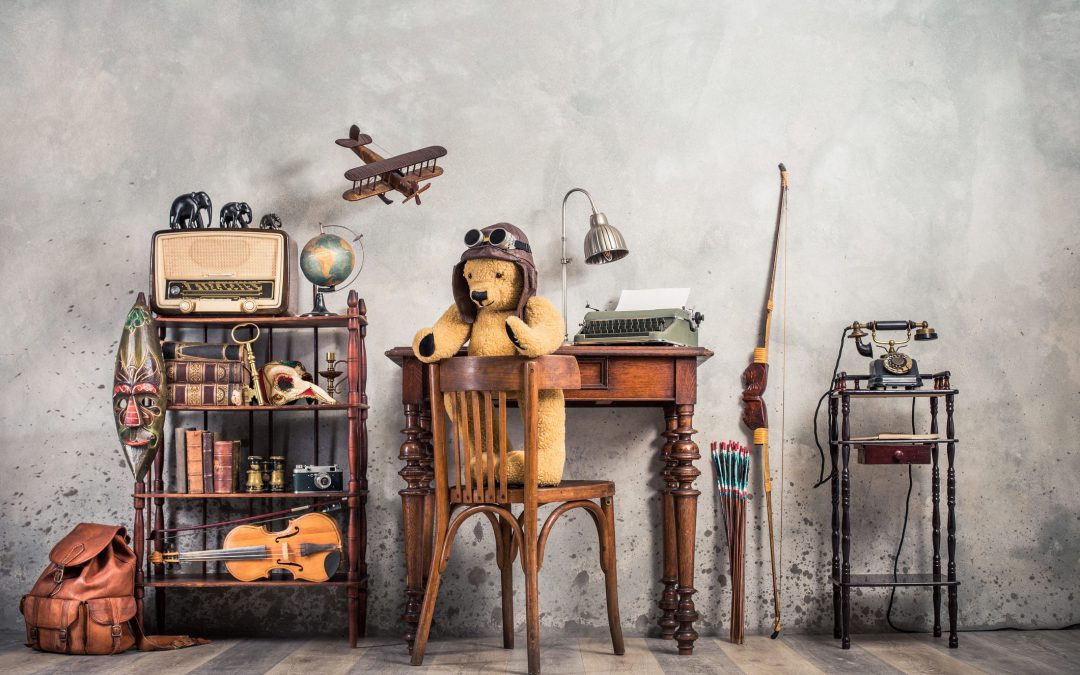 Photographing Small Pieces, Our Tips for Small Antiques